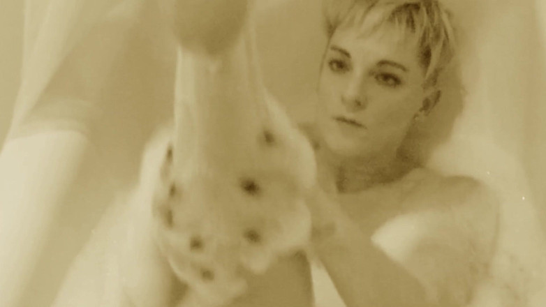 The adventures of Kylie Britain: Masturbace a bubliny