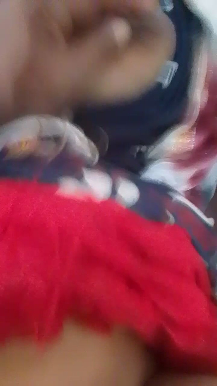 Masuuma Aktaaar: 印度妻子和丈夫的热辣性爱视频
