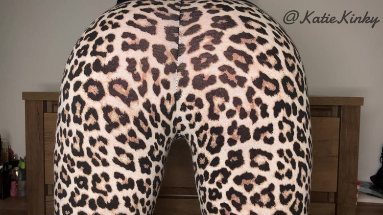 GassyKat: Leggings scoreggia bombe puzzolenti!