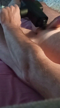 O Vibrador Espreme Todo O Gozo Do Meu Pau Branco, Eu Gemo Alto E Gozo!