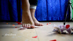 Dreichwe: Distruggere la grande macchina con l'aereo giocattolo