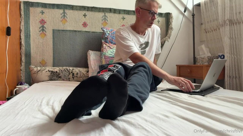 Chris Ftlvr: 2 hours live wank and cum on foot