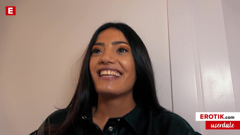 Erotik Com Userdate International: Penelope cum kelihatan polos banget tapi dia adalah cewek pecinta...