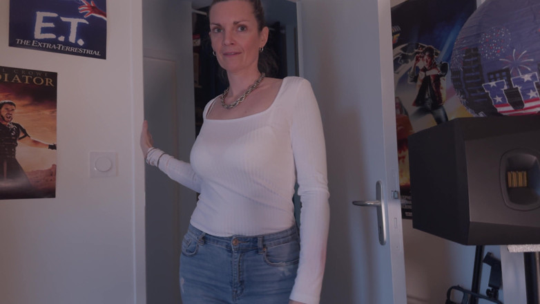 Wendy Burde: 我给玩电脑的继子，他还在我嘴里