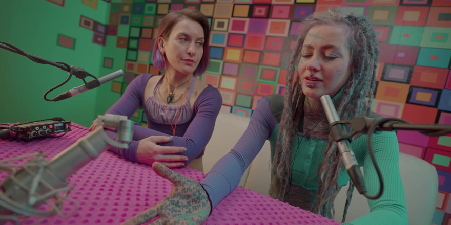 Miss Flora: Första gången Asmr med Anuskatzz