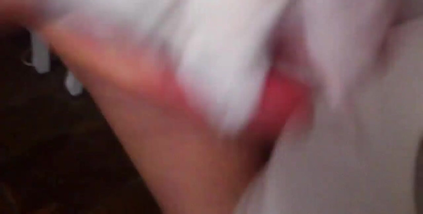 savannahamatoriale: Pee!! Wanna See My Wet Pussy?