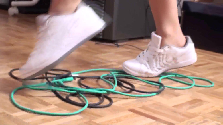Foot Girls: Crushing cables is always fun