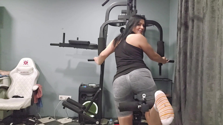KristinaSlut: Controlul orgasmului, masturbarea în sală.