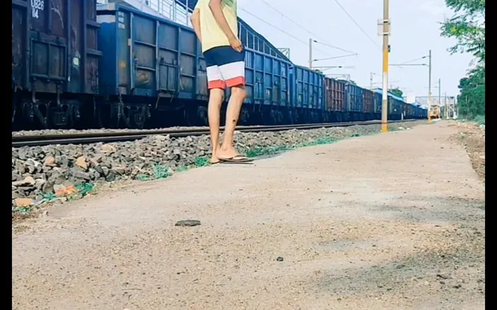 Tani: Railway Station Cumshot