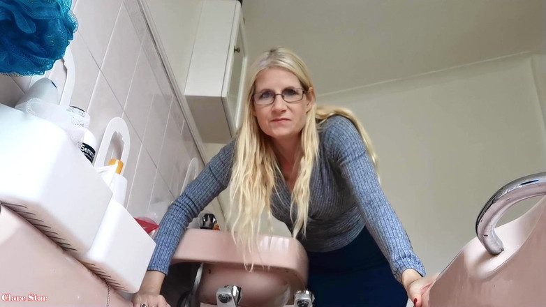 Britishmilf: Můj čůrací otrok 4xpee