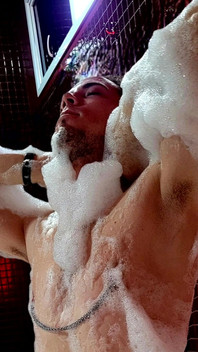 Motel Bath Tub! Let's Bubble with Me