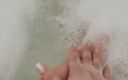 SkorpSolez Production: Насолоджуючись пухирчастою ванною.
