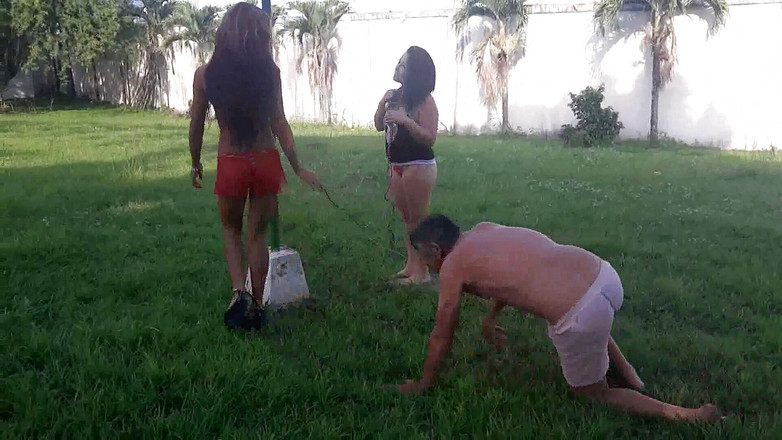 Femdom Austria: 骑乘他们的老男人