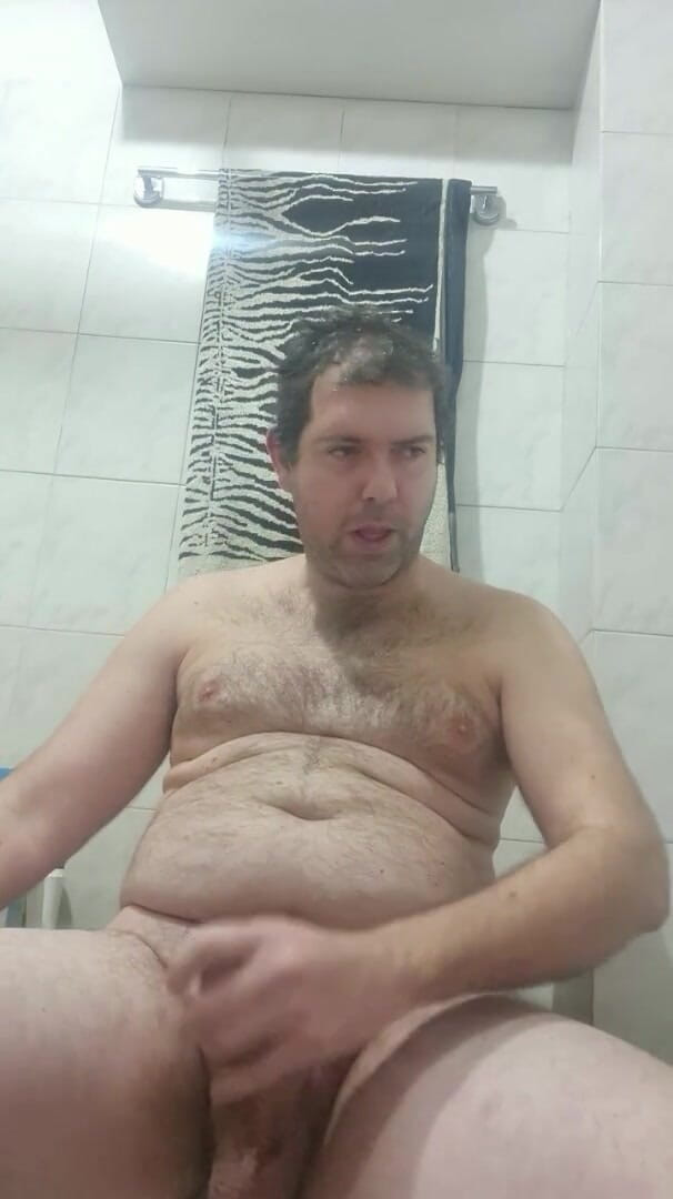 Mirko2589: Penis besar di kamar mandi