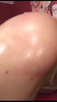 La miLF ama il sesso porco e adora farsi scopare la figa bagnata aperta dal suo amante con il cazzo