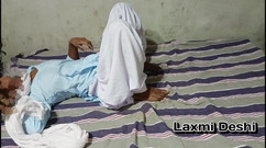 Laxmi deshi: Indická 18letá studentka šuká