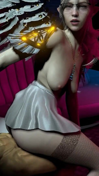 La geeky angel girl cavalca un cazzo in discoteca