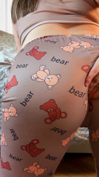 Nessuna penetrazione, per favore! Il mio ragazzo potrebbe essere arrabbiato. La sorellastra cremosa si strofina il culo e scopa