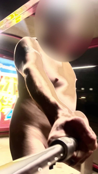 No limit cbt slave: 裸体步行公交车站