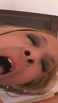 MILF slut scopata forte e venuta sulla figa