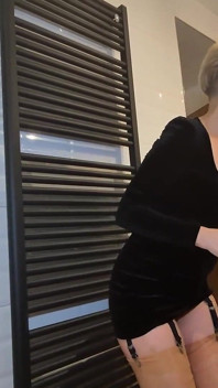 Vintage Vixen: Bathroom Blowout with Stockings & Dildo