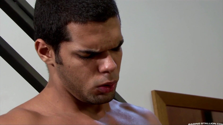 Raging Stallion: Anoche