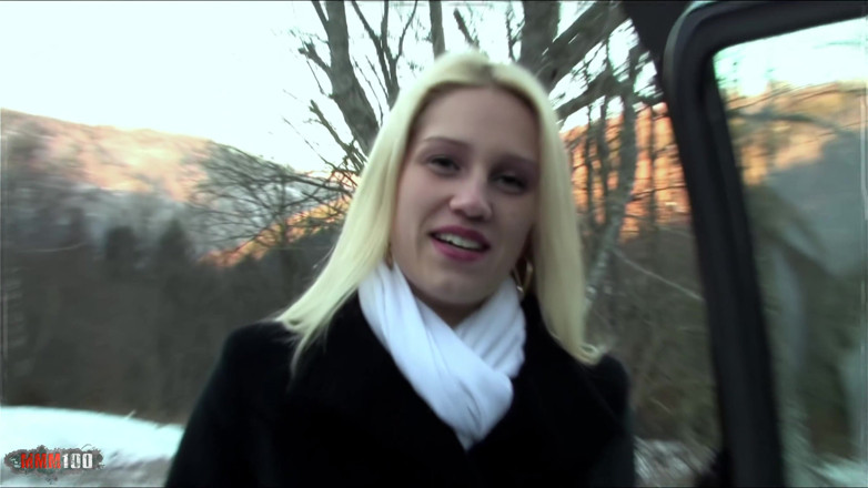 MMM100: Hete jonge Franse blonde babe Molli Wood in haar kont...