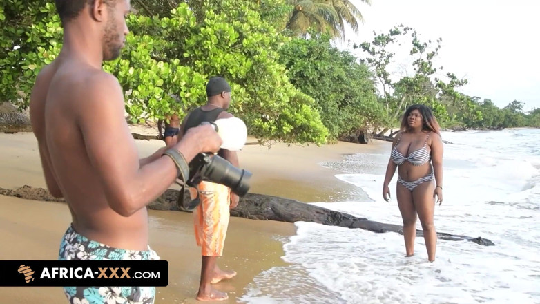 Africa-XXX: Dos modelos para el fotógrafo afortunado