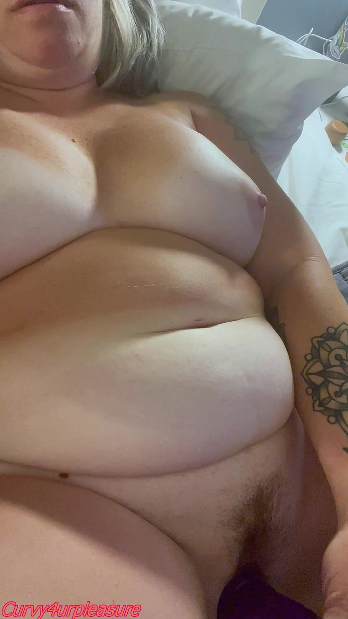 Curvy4urpleasure: Yarağın için kendimi çok ıslatıyorum