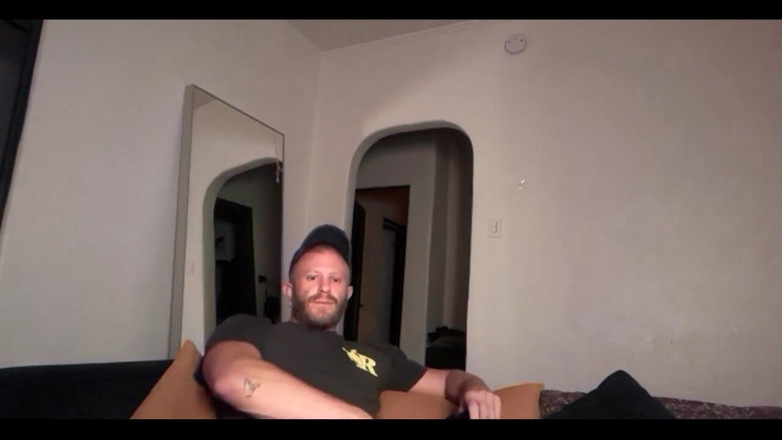 Sam Banks: Streaming Dimulai