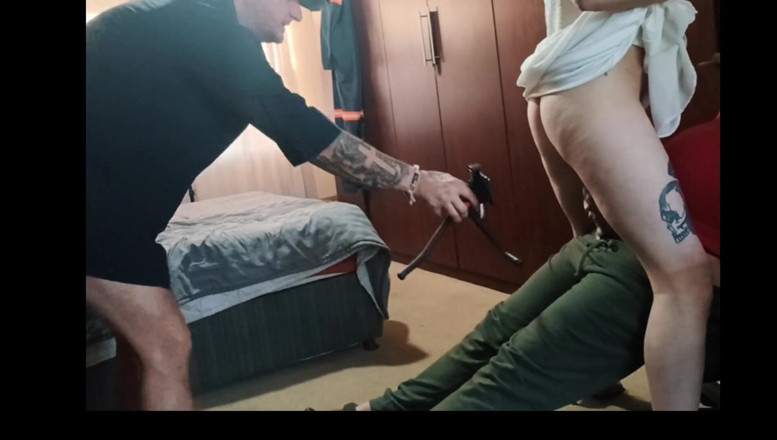MysticBella: Meu Stephdad e seu amigo queriam me foder ao mesmo...