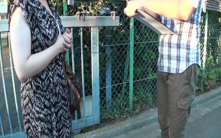 Vulture: Yaşlı kadınları tavlıyor: Klas bir kadın olmasına rağmen, aşırı derecede...