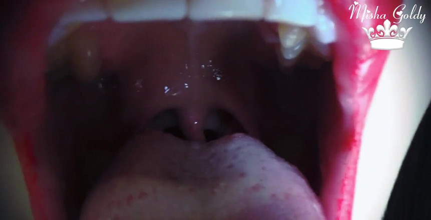 Goddess Misha Goldy: Você é a escrava da gigante cruel! Você está parecendo tão...