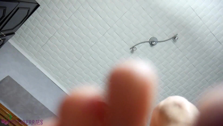 Ethan Alex: Twink voetenmeester domineert en komt op je klaar