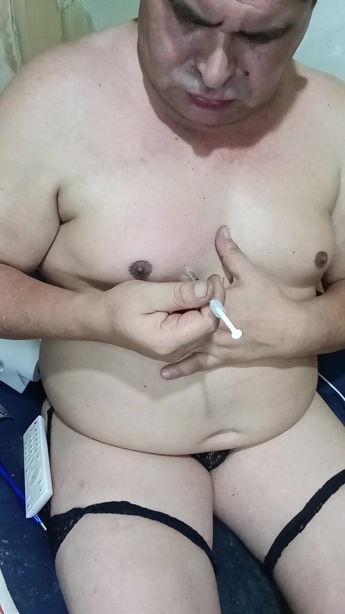 Lovvetoyy: 隆胸生理盐水注射