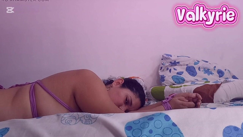 Valkyrieandluigy: Bonita latina