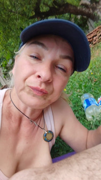 Je Lui Ai Fait Une Pipe Dont Il Va Se Souvenir Pendant Qu’il Branle Ma Chatte Juteuse