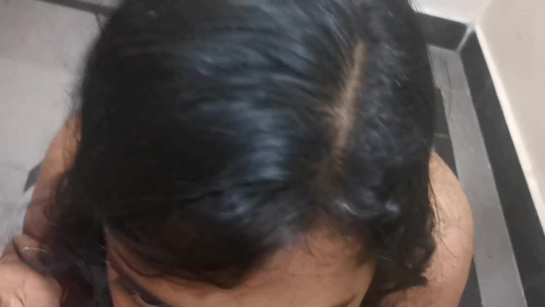 AmitRose: Kakak ipar india lagi asik nyepong kontolku