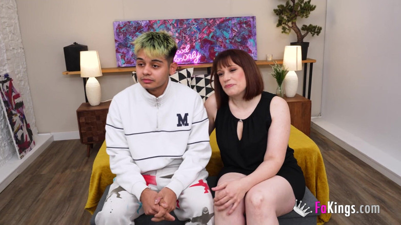 FAKings: 18年対経験豊富な熟女 - ルチアビアンコは男にクラスを与える