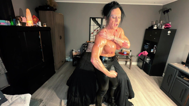 Kandylegsxxx: Kandys ovládá tvou nálož v jejích kožených kalhotách