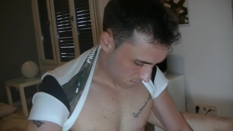 Gaybareback: หนุ่มตรงดูดควยหนุ่มทวิงค์ในมาดริด