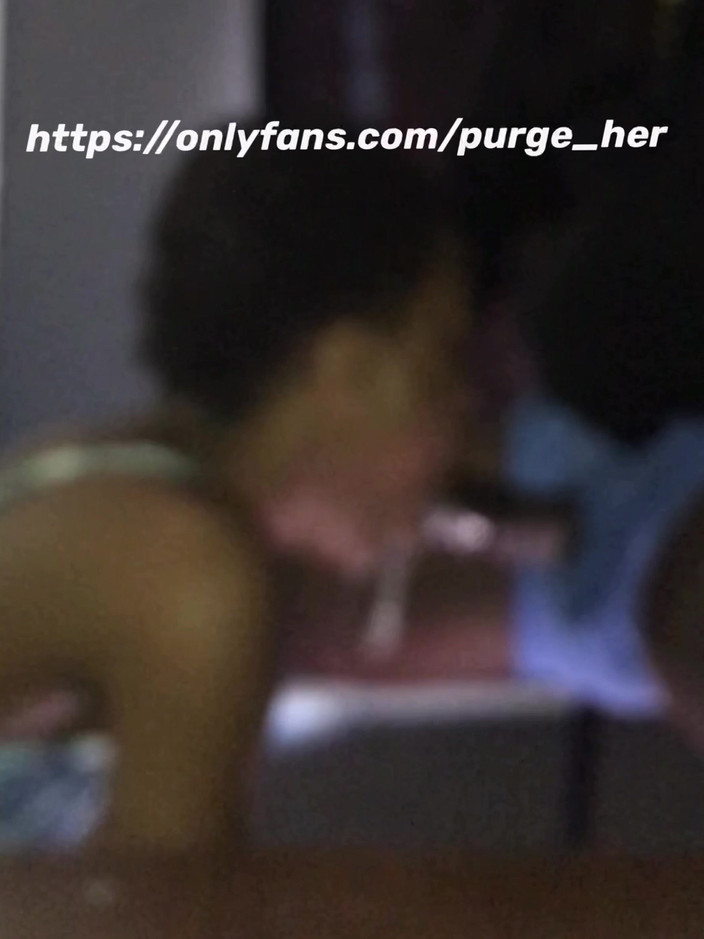 PlayboyHef: Tho Prende Due Sborrate Nella Sua Gola