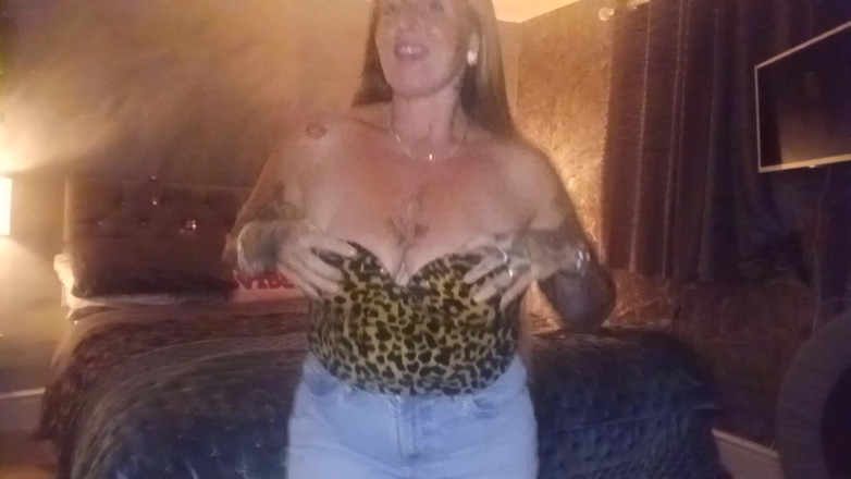 Kitty James: Manic Dancing Pissed My Pants
