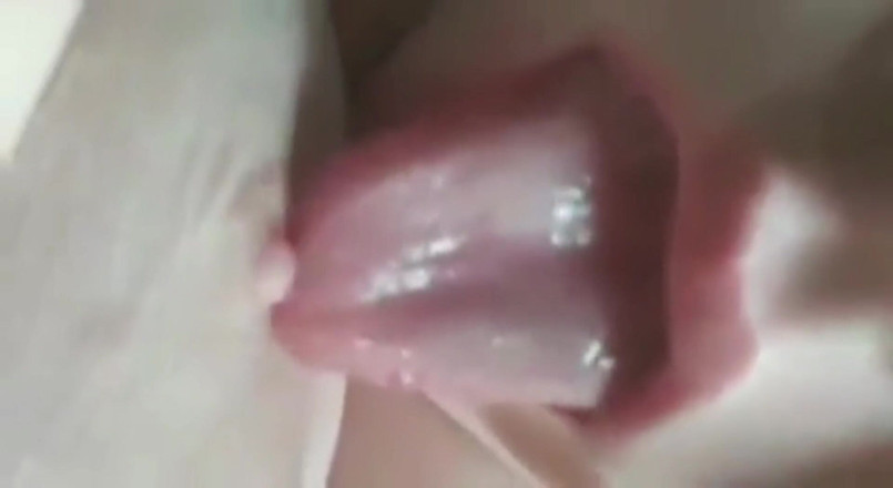 Real homemade BBW BBC porn: Youngenglishbbw - extendiendo mi coño frotando el clítoris