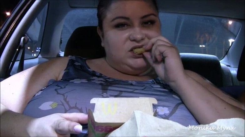 BBW Pleasures: SSBBW eating in car POV