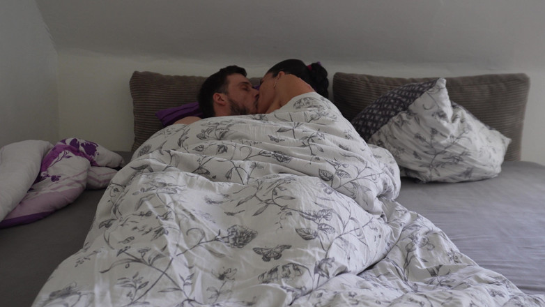 W33D PORN: Pakistani-german Gets Hot Afternoon Quicky with Cumshot!