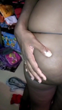 Desi Tamil hemmafru naken omfamning & bröst sugs av Bull - Indianhotwifex