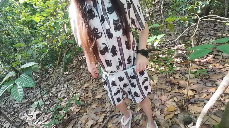 RealThaiSolo: สาวไทยเดินโม้ดีปวดฉี่ในป่า แต่ดันเงี่ยนหีช่วยตัวเองต่อ เสียงไทย