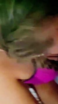 55m 포토그래퍼의 큰 자지를 목구멍 깊숙이 빨아
