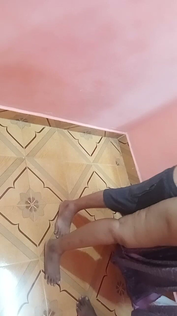 Tamil lesbian: Vợ chồng đụ kiểu chó nóng bỏng trước mặt bạn bè